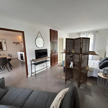 Studio +++ Tres Agreable En Centre Ville Doué-la-Fontaine Buitenkant foto